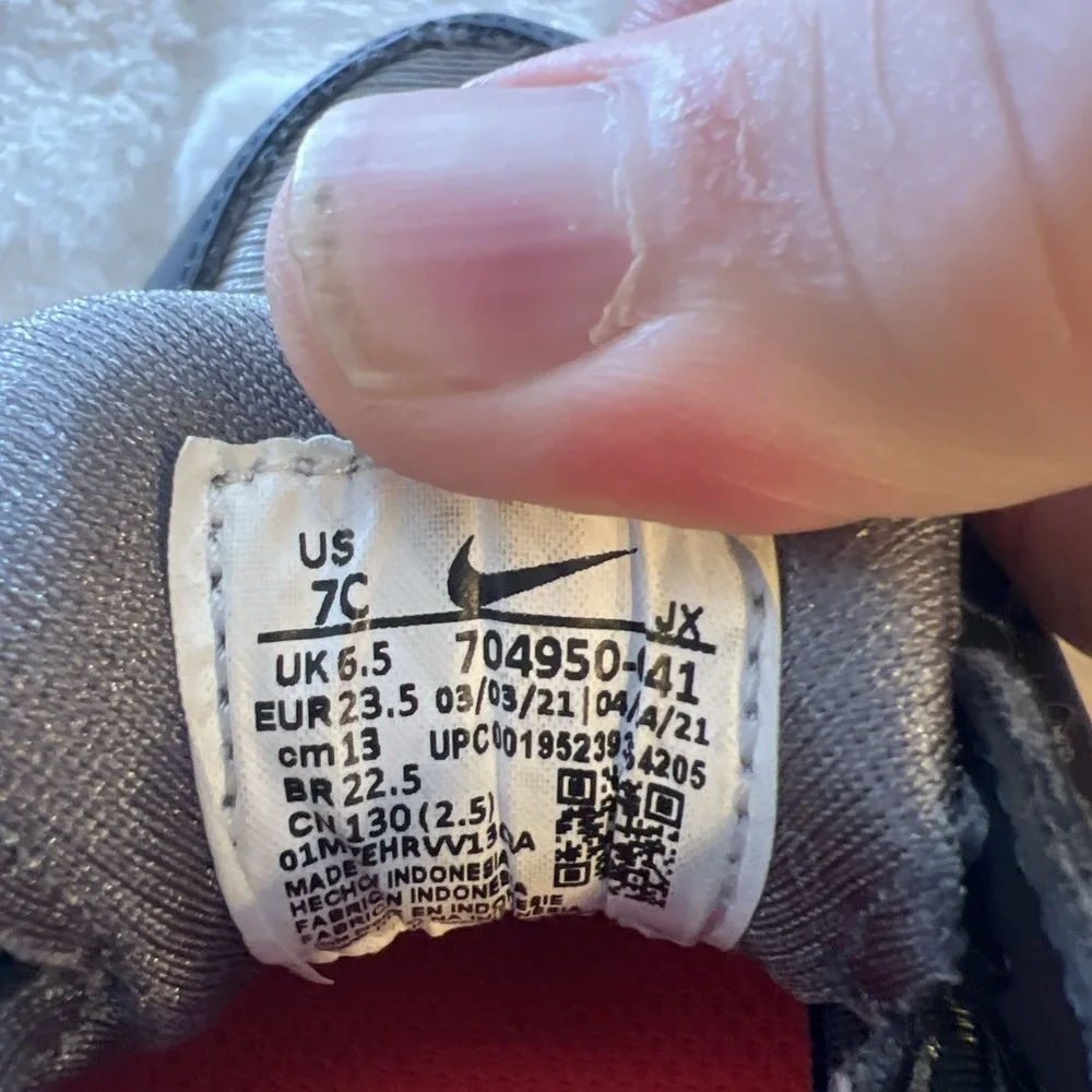 Nike hurache shoes